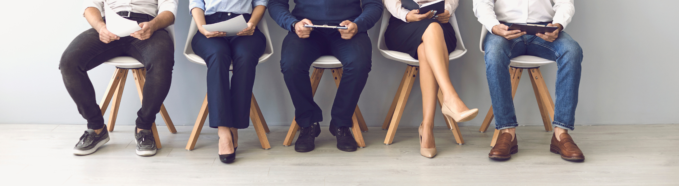 la loi du 24 octobre 2025 transforme les entretiens professionnels en entretiens de parcours professionnels et remplace les anciens dispositifs de reconversion (Transco, ProA) par les périodes de reconversion.