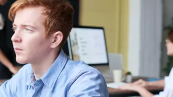 Uniformation apporte à toutes les entreprises de la Cohésion sociale son appui et ses financements, avec le soutien du Fond National de l’Emploi (FNE formation)