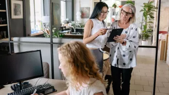 Uniformation a conduit une étude transversale sur « Les trajectoires professionnelles des salarié(e)s de 50 ans et plus au sein de la Cohésion sociale ».