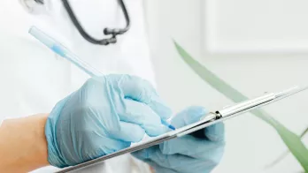 Les aides-soignants peuvent accéder à la 2ème année de formation en soins infirmiers