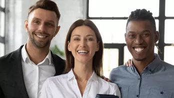 Uniformation recrute sur Paris !