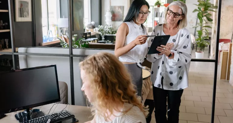 Uniformation a conduit une étude transversale sur « Les trajectoires professionnelles des salarié(e)s de 50 ans et plus au sein de la Cohésion sociale ».