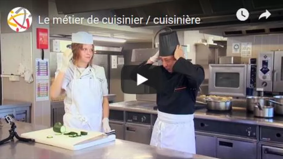 Le cuisinier prépare les plats en cuisine. Il élabore les menus : il gère les stocks, en fonction de la saison, et de la clientèle. Le cuisinier prévoit ses achats et passe les commandes. Il contrôle les livraisons à la réception des marchandises. Il applique les procédures d’hygiène et de sécurité alimentaire. Il peut travailler en restauration privée ou collective.