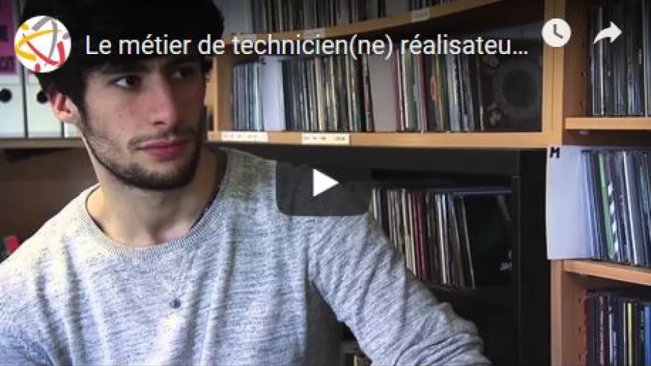 Le/la réalisateur/trice de supports de communication participe à la création de documents imprimés, audiovisuels ou multimédias (plaquettes, page web, films, etc.).