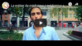 Médiateur / Agent de médiation Ce/cette professionnel(le) est un(e) salarié(e) qui se positionne sur le territoire comme un tiers impartial et indépendant. Il/elle a pour mission de créer ou rétablir du lien social et de régler des conflits de la vie quotidienne opposant des personnes entre elles, des groupes antagonistes ou des personnes et des institutions sur un territoire d’intervention défini.